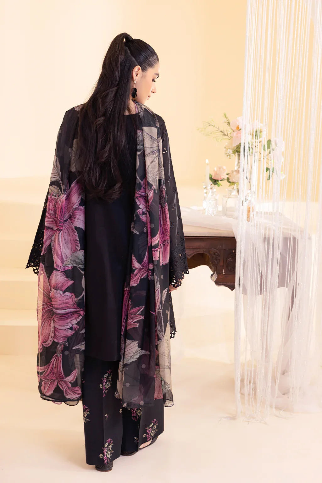 Iznik | Exclusive Lawn | UE-253 EMBROIDERED LAWN - Rang-e-Khaas