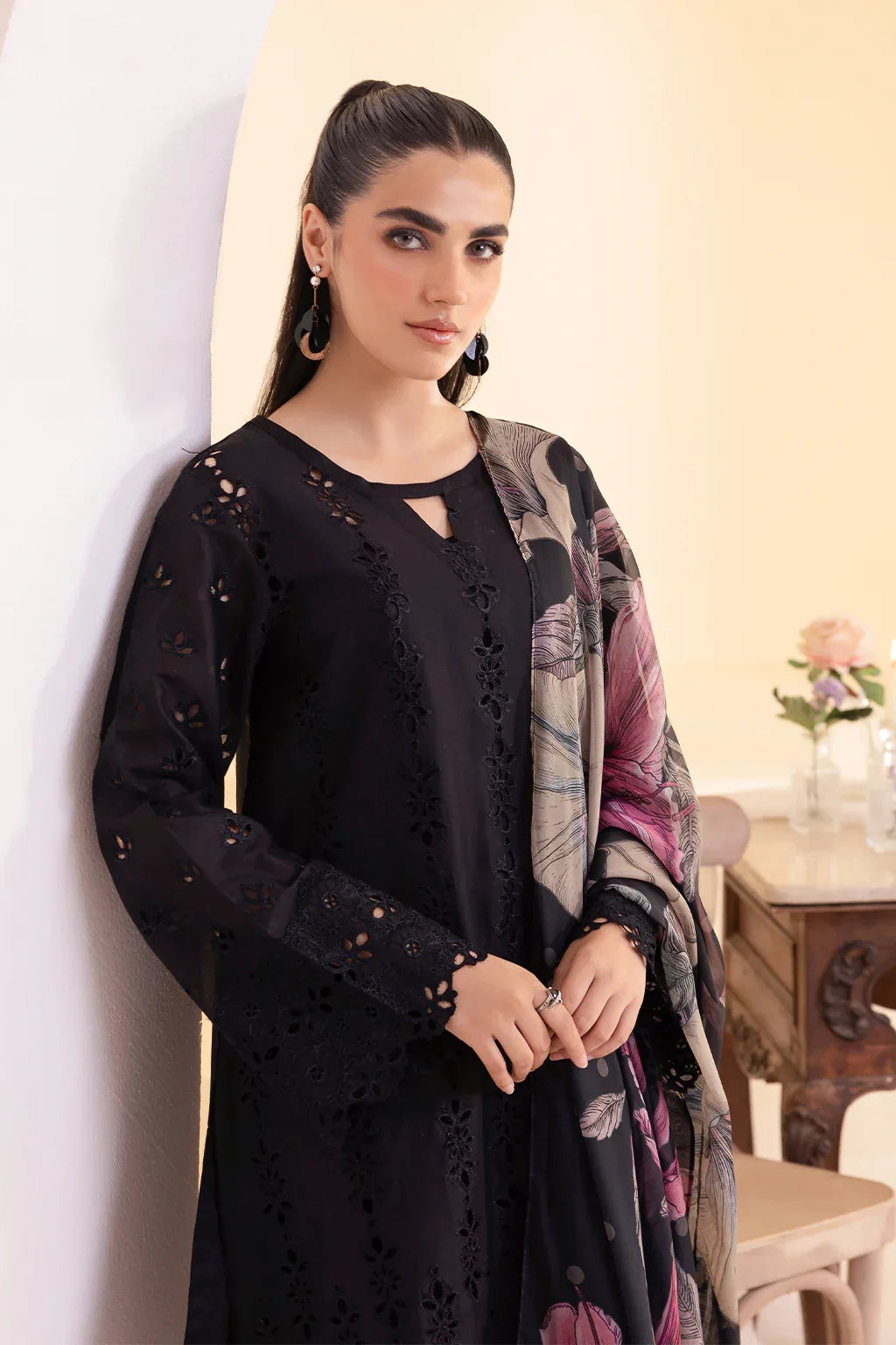 Iznik | Exclusive Lawn | UE-253 EMBROIDERED LAWN - Rang-e-Khaas
