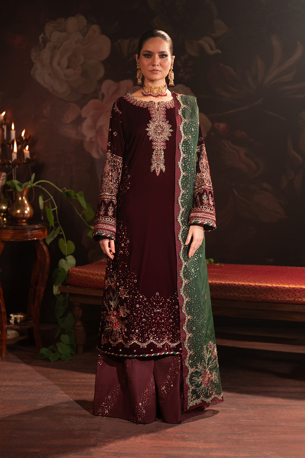 Iznik | Exclusive Velvet | IV-39 - Rang-e-Khaas