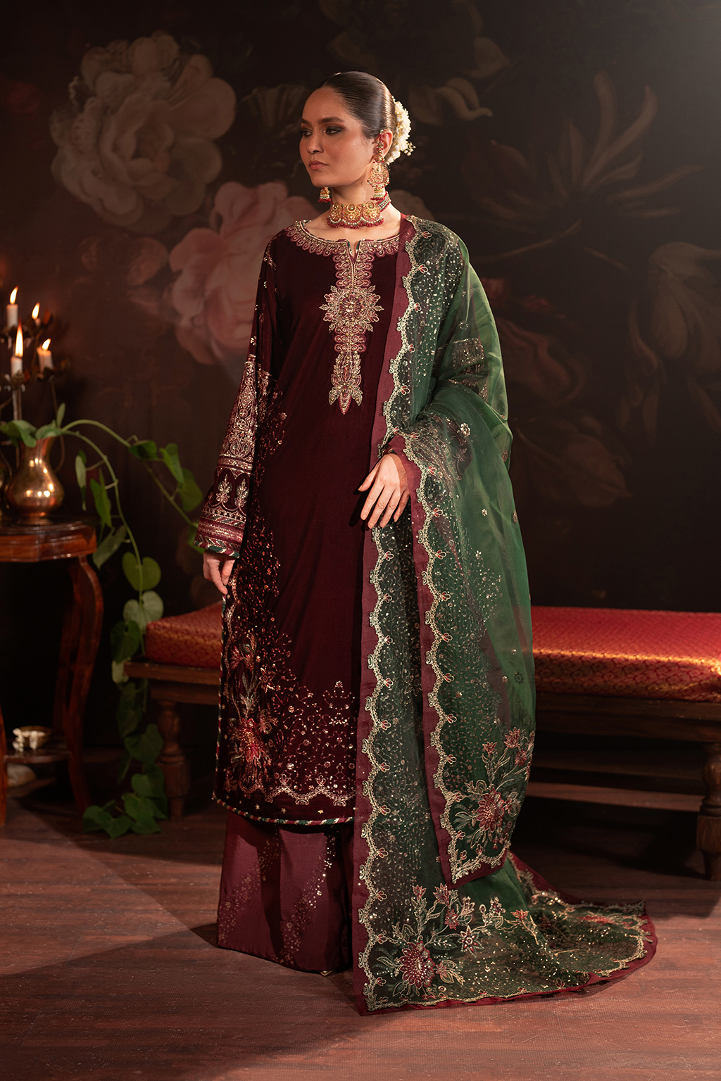 Iznik | Exclusive Velvet | IV-39 - Rang-e-Khaas