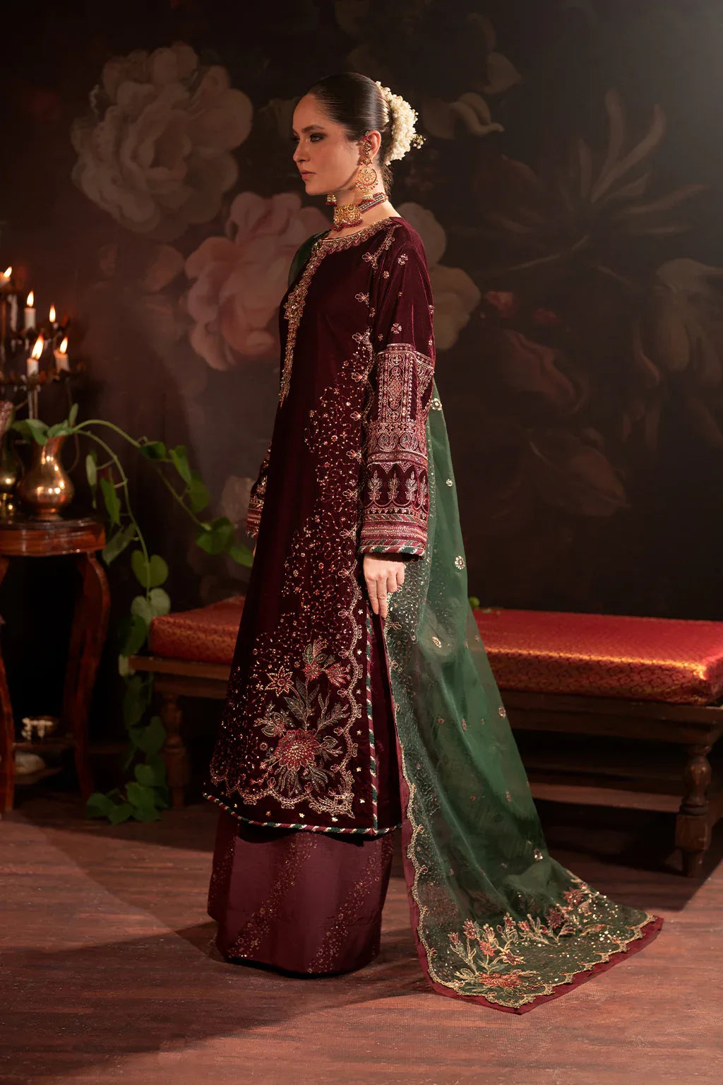 Iznik | Exclusive Velvet | IV-39 - Rang-e-Khaas
