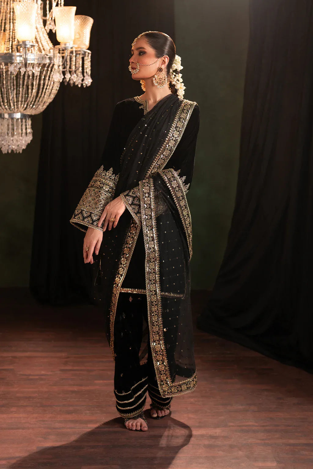 Iznik | Exclusive Velvet | IV-41 - Rang-e-Khaas