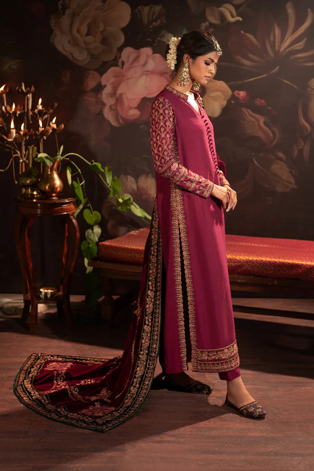 Iznik | Exclusive Velvet | IV-42 - Rang-e-Khaas