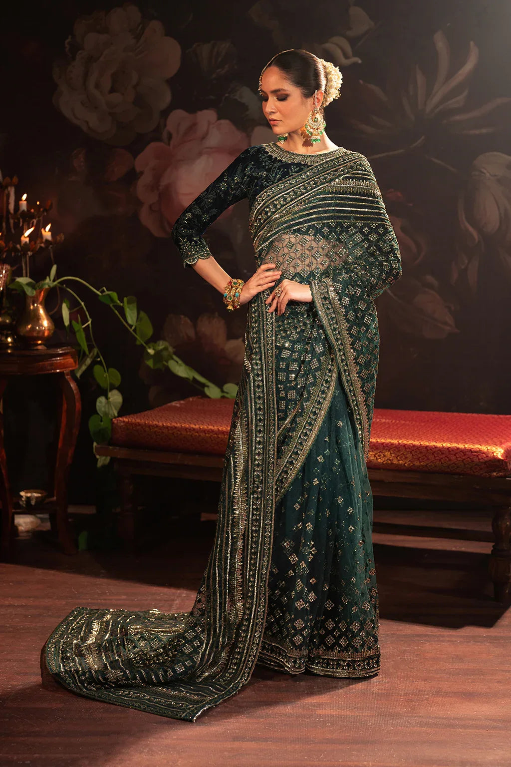 Iznik | Exclusive Velvet | IV-46 - Rang-e-Khaas