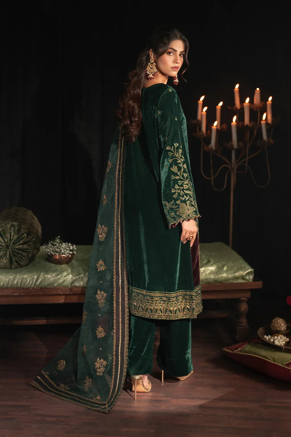 Iznik | Exclusive Velvet | IV-48 - Rang-e-Khaas