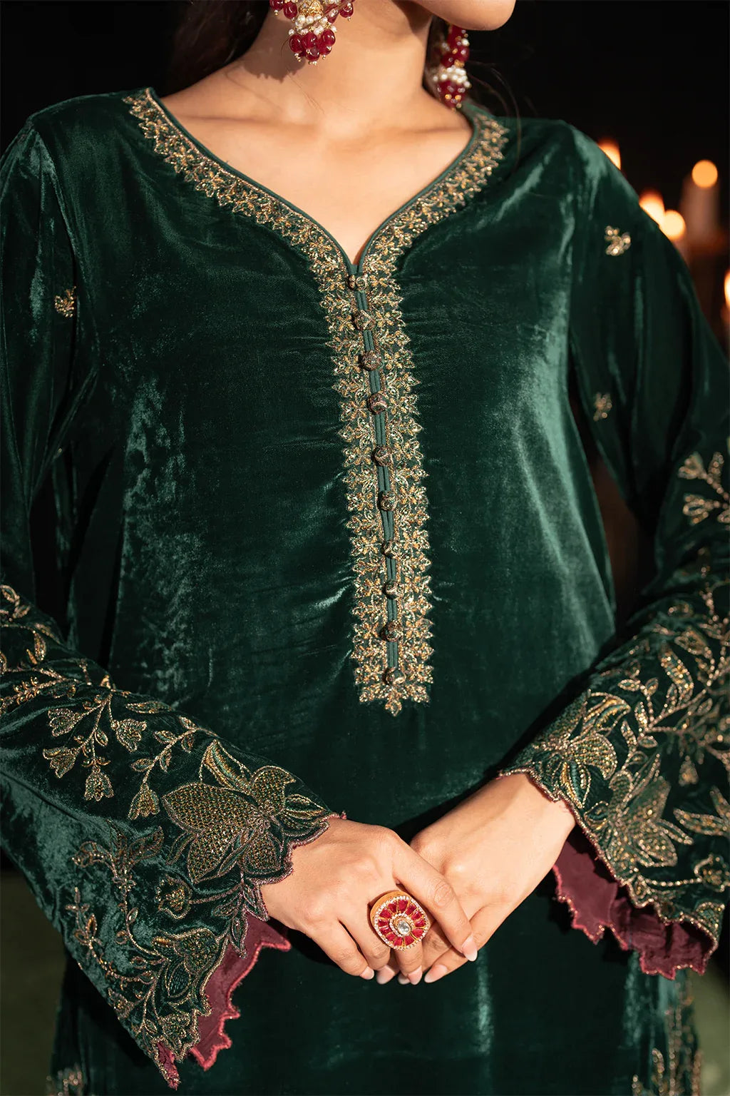 Iznik | Exclusive Velvet | IV-48 - Rang-e-Khaas