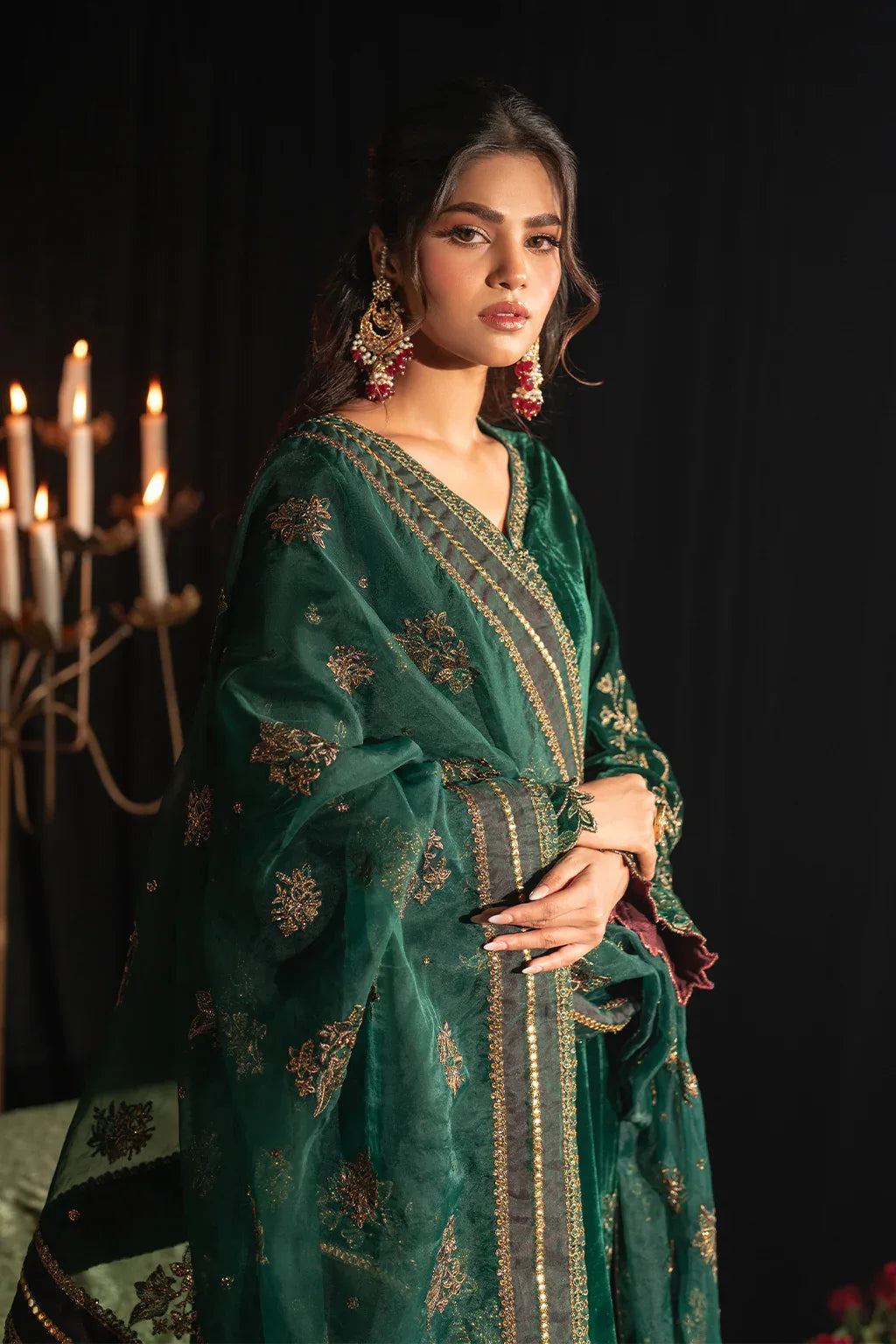 Iznik | Exclusive Velvet | IV-48 - Rang-e-Khaas