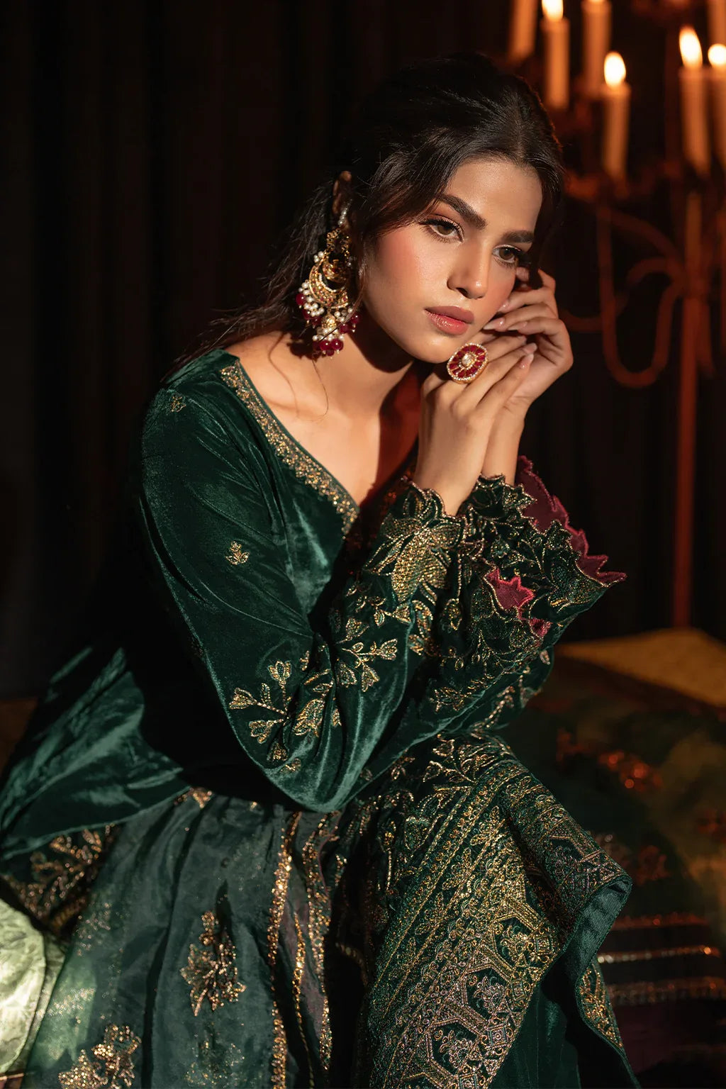 Iznik | Exclusive Velvet | IV-48 - Rang-e-Khaas