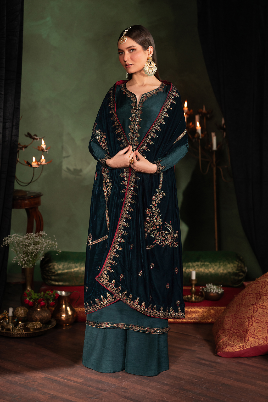 Iznik | Exclusive Velvet | IV-50 - Rang-e-Khaas