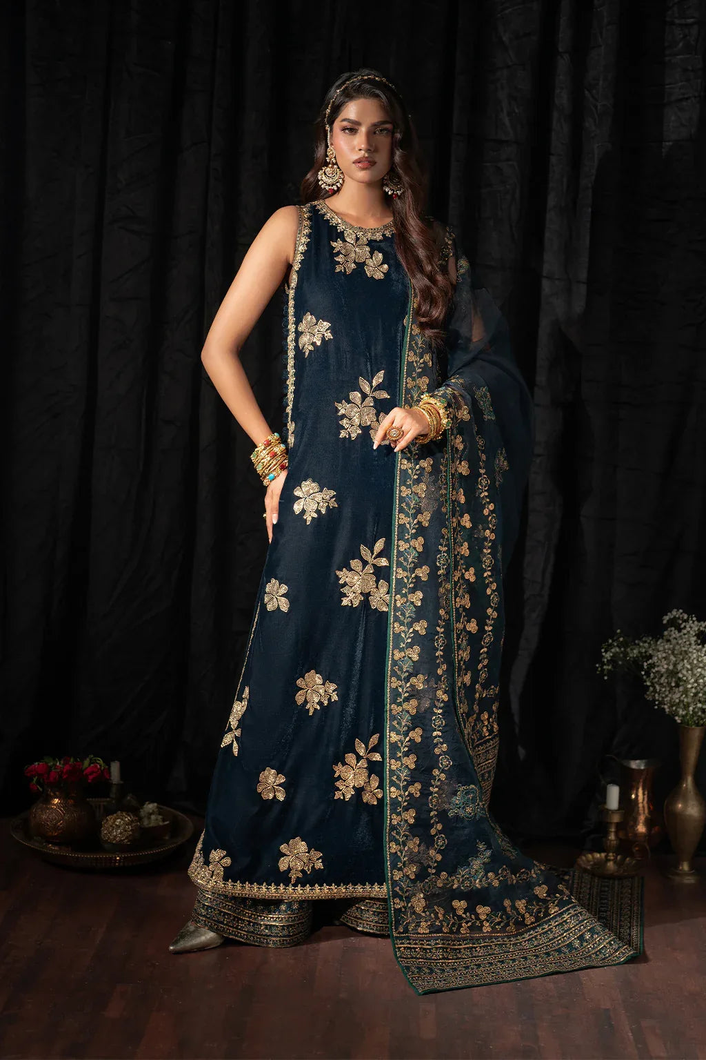 Iznik | Exclusive Velvet | IV-51 - Rang-e-Khaas