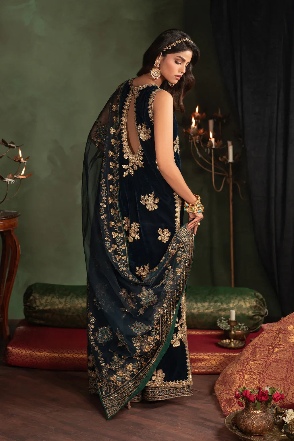 Iznik | Exclusive Velvet | IV-51 - Rang-e-Khaas