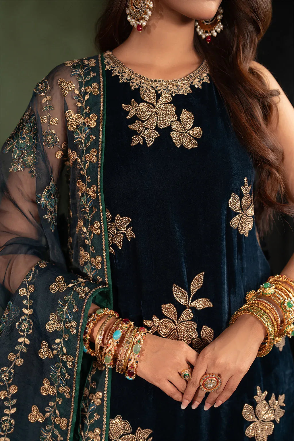 Iznik | Exclusive Velvet | IV-51 - Rang-e-Khaas