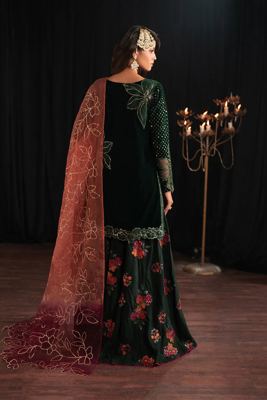 Iznik | Exclusive Velvet | IV-53 - Rang-e-Khaas