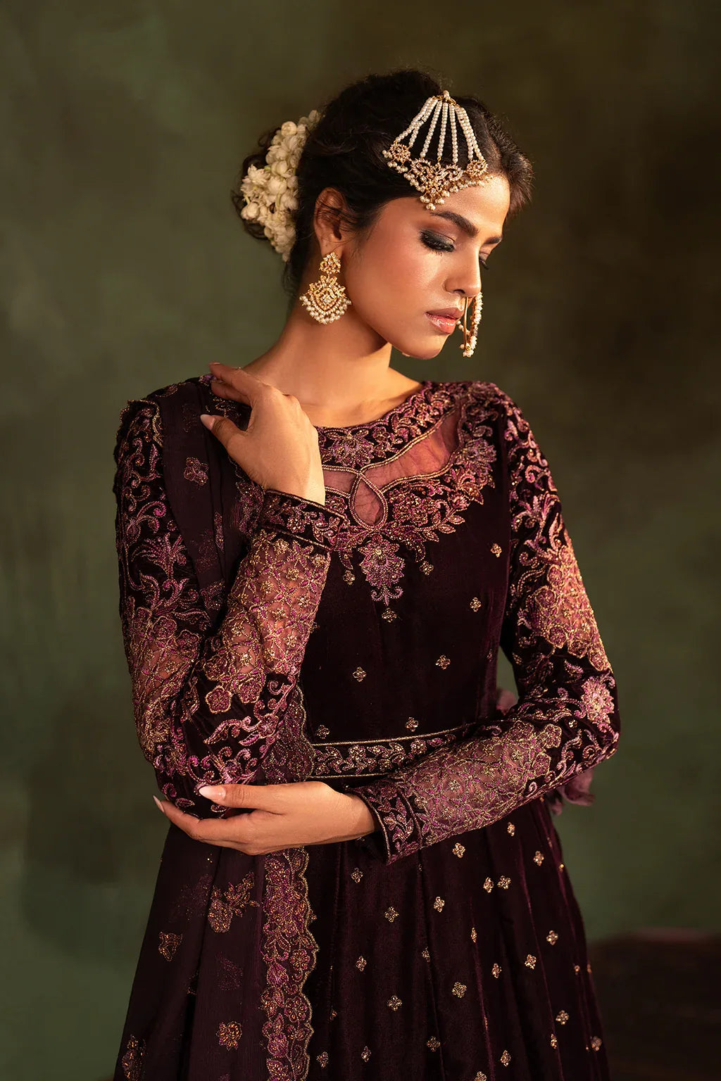 Iznik | Exclusive Velvet | IV-54 - Rang-e-Khaas