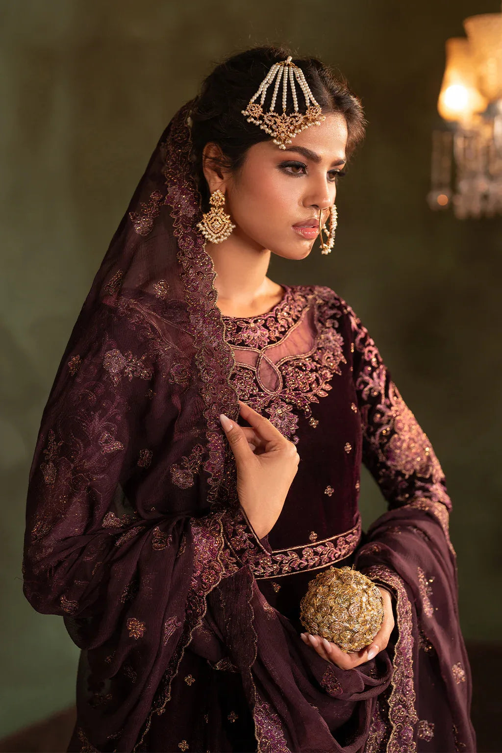 Iznik | Exclusive Velvet | IV-54 - Rang-e-Khaas
