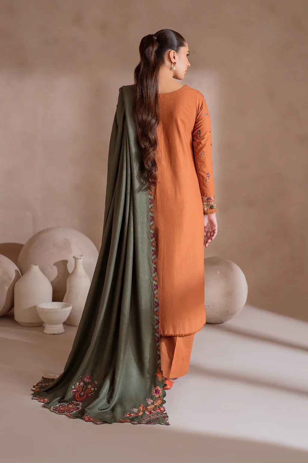 Iznik | Exclusive Winter | UE-367 - Rang-e-Khaas