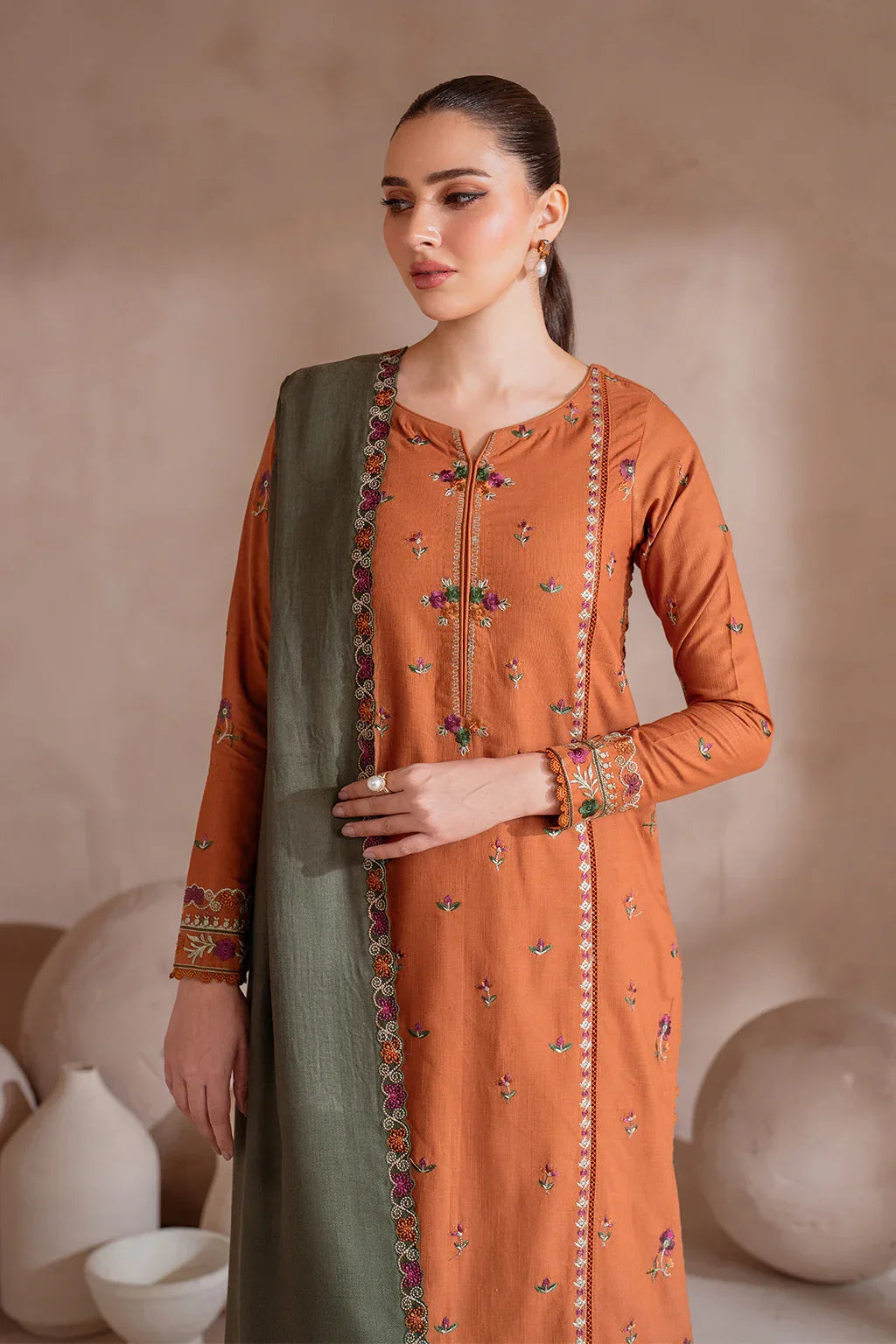 Iznik | Exclusive Winter | UE-367 - Rang-e-Khaas