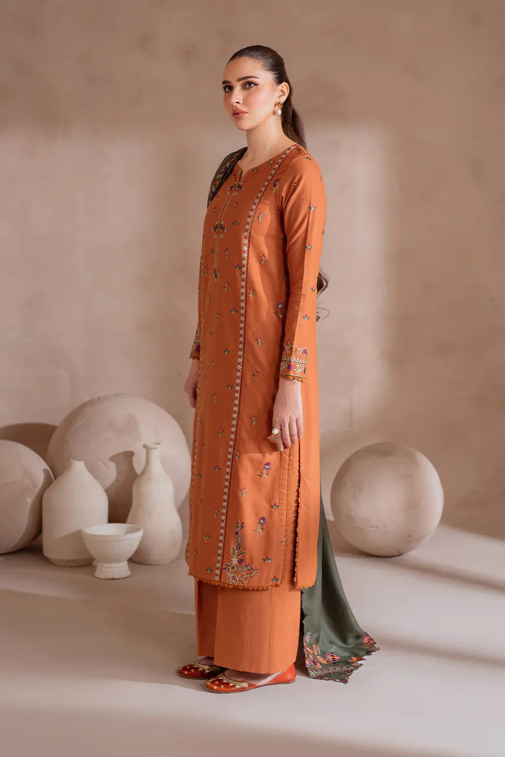 Iznik | Exclusive Winter | UE-367 - Rang-e-Khaas