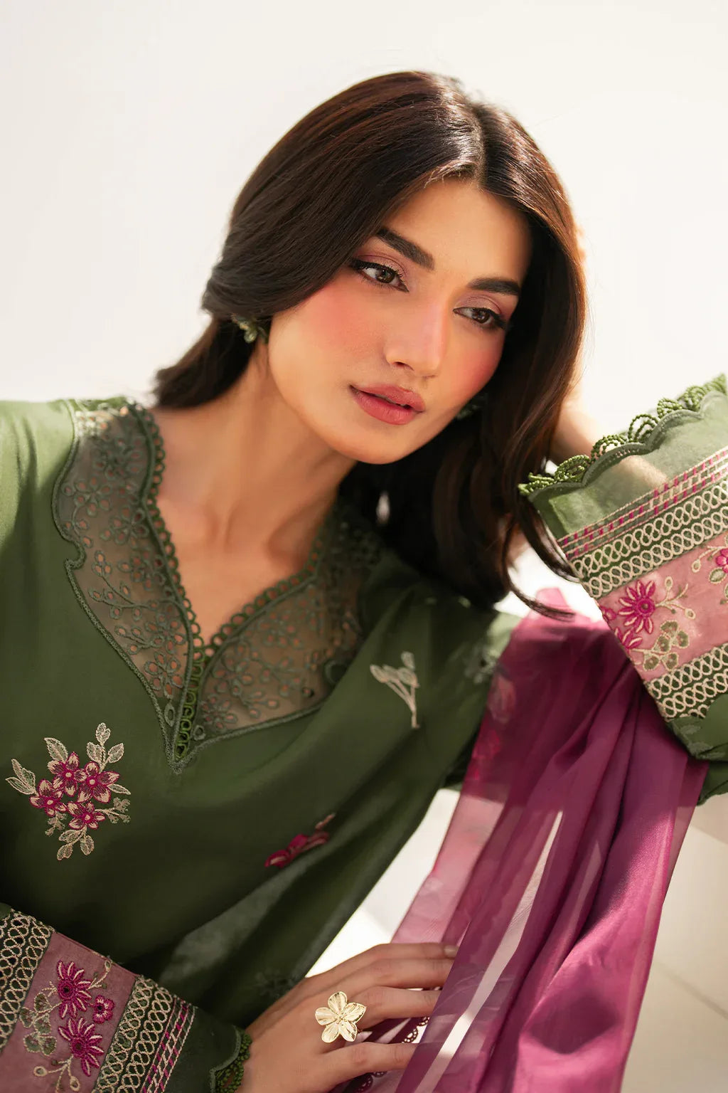 Iznik | Festive Edition | IFE-02 - Rang-e-Khaas