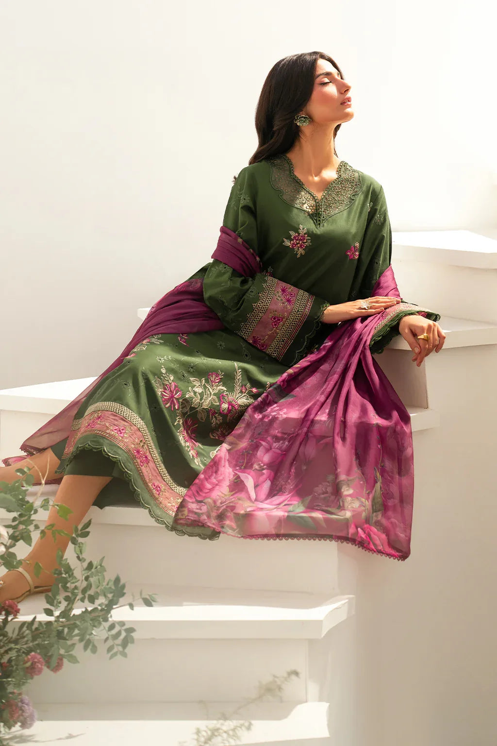 Iznik | Festive Edition | IFE-02 - Rang-e-Khaas