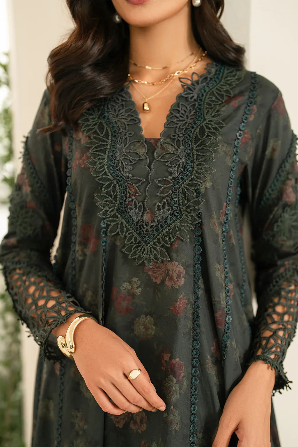 Iznik | Festive Edition | IFE-08 - Rang-e-Khaas