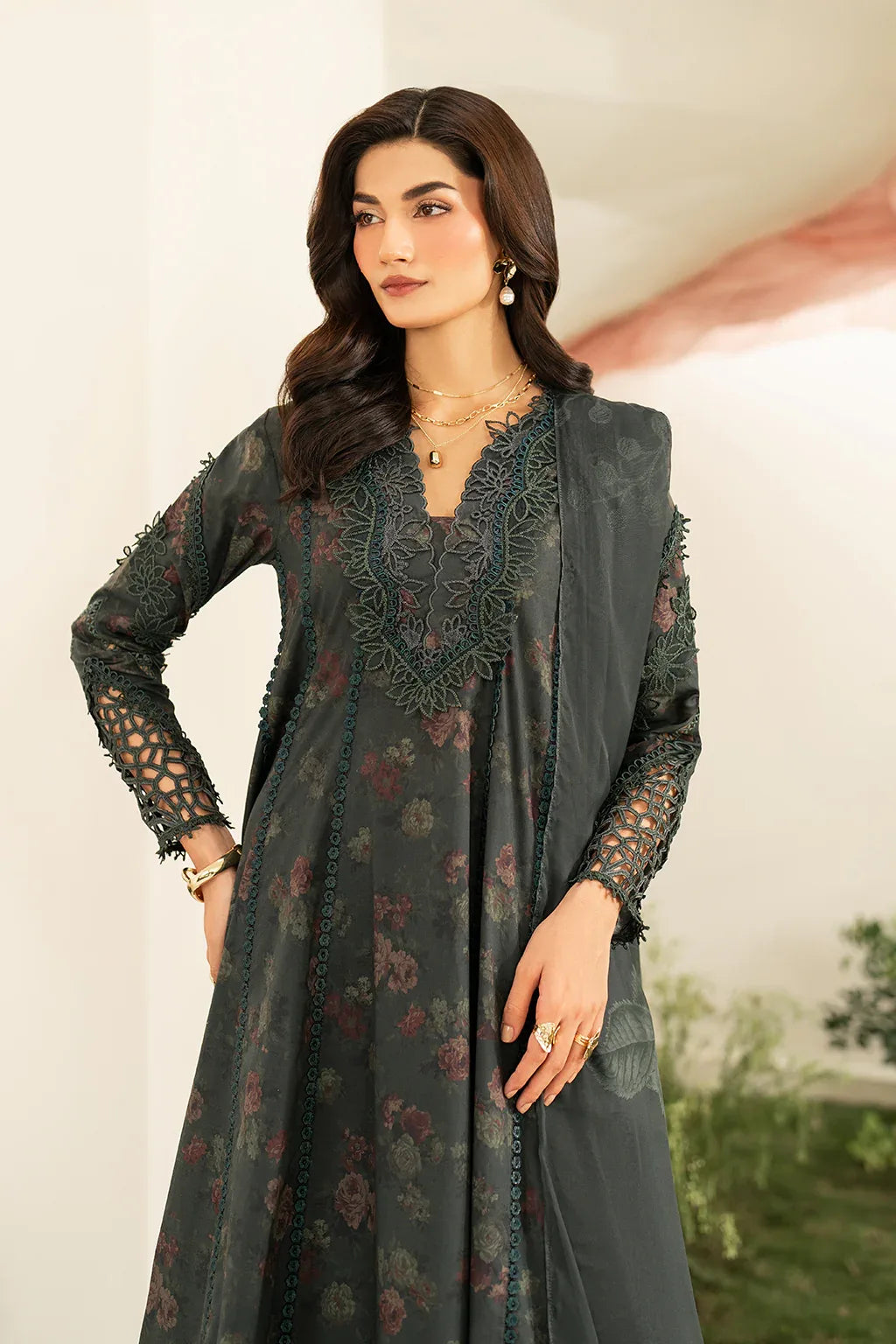 Iznik | Festive Edition | IFE-08 - Rang-e-Khaas