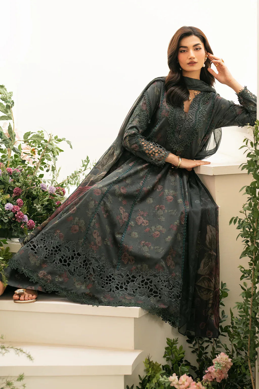 Iznik | Festive Edition | IFE-08 - Rang-e-Khaas