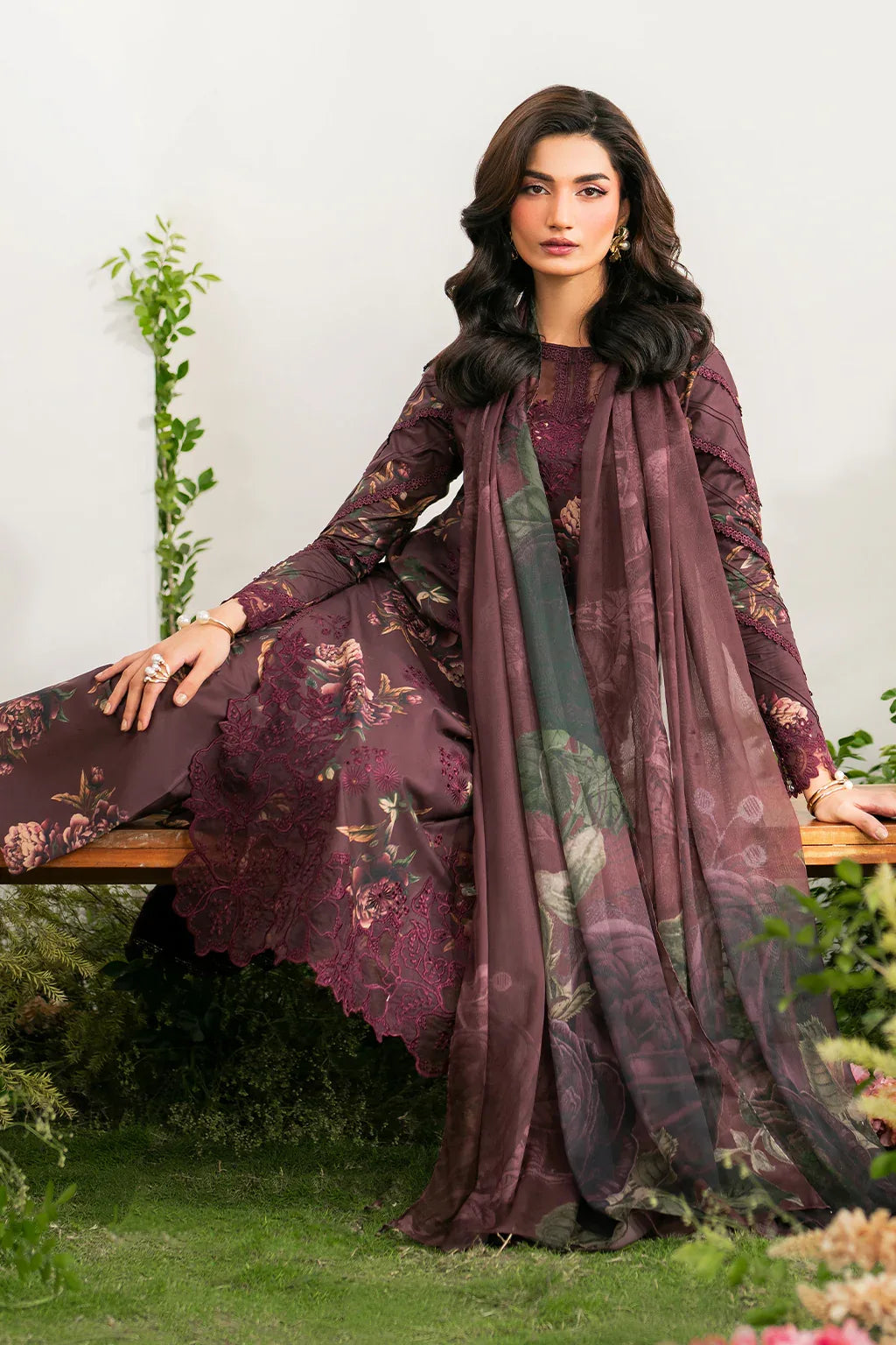 Iznik | Festive Edition | IFE-10 - Rang-e-Khaas
