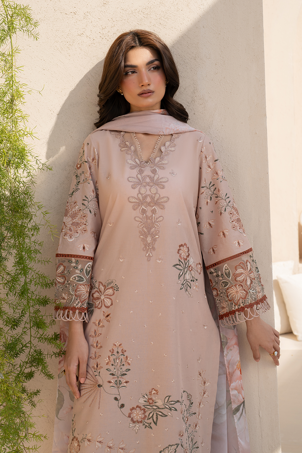 Iznik | Festive Lawn 25 | EFL-02 - Rang-e-Khaas