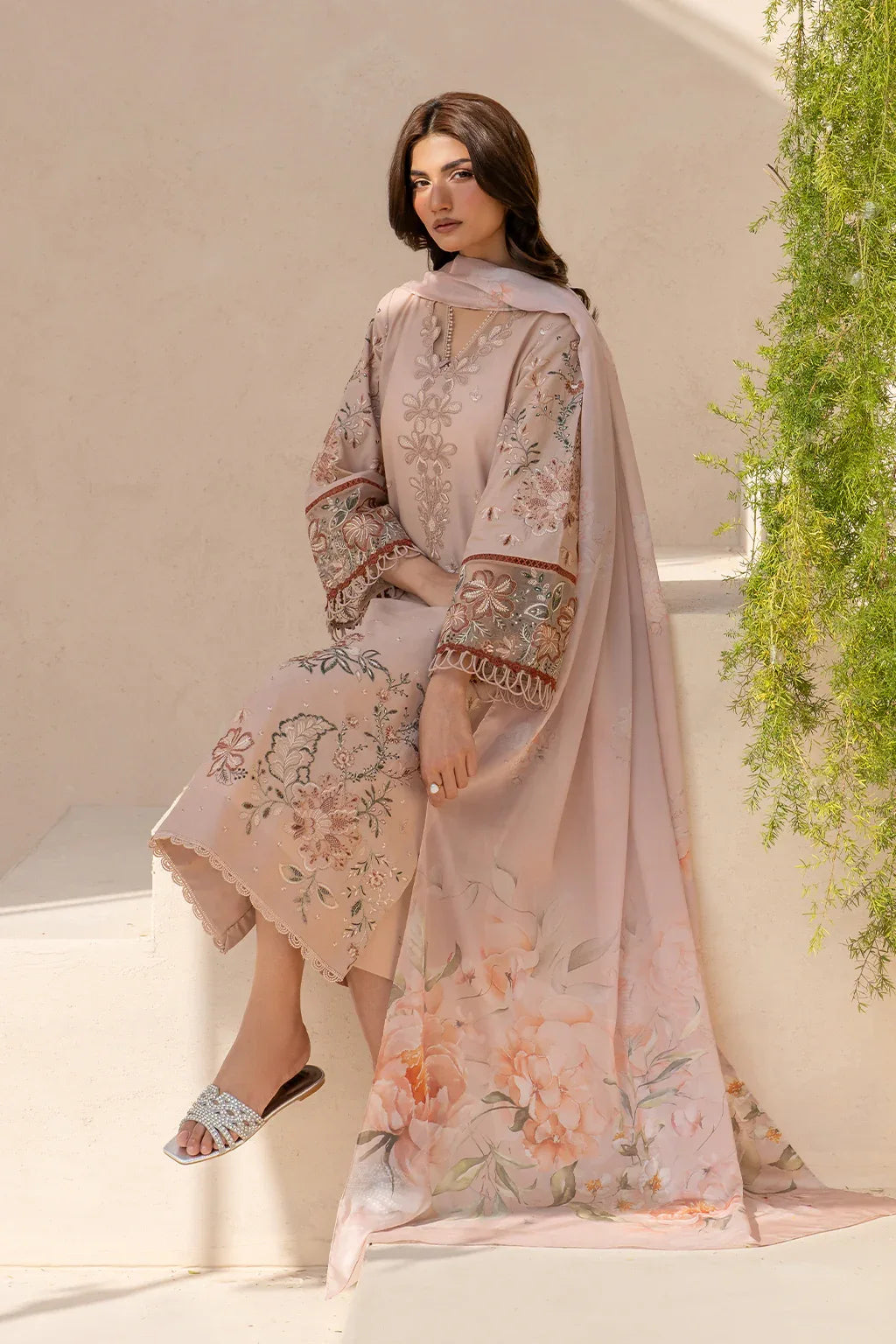 Iznik | Festive Lawn 25 | EFL-02 - Rang-e-Khaas