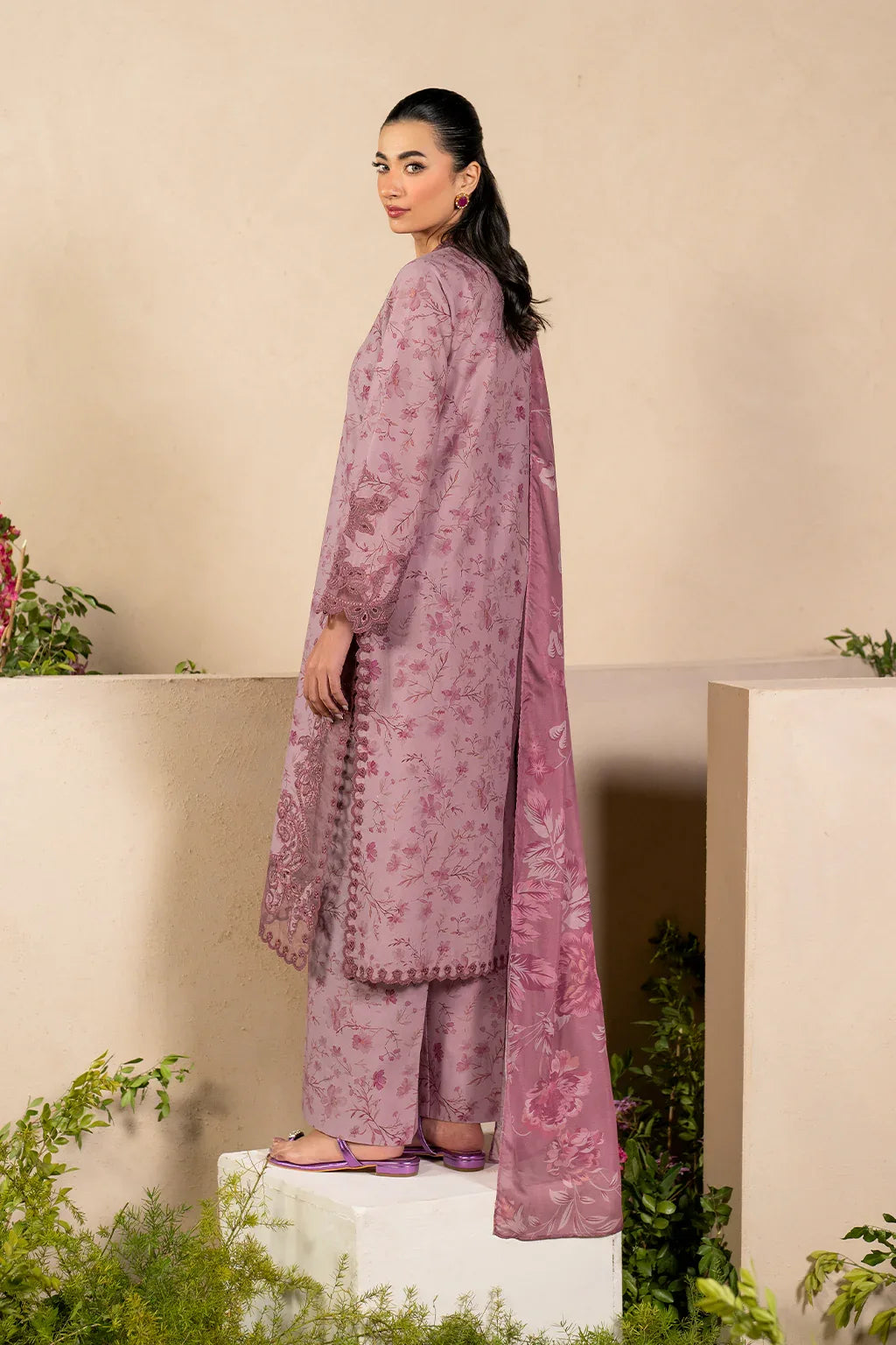 Iznik | Festive Lawn 25 | EFL-04 - Rang-e-Khaas