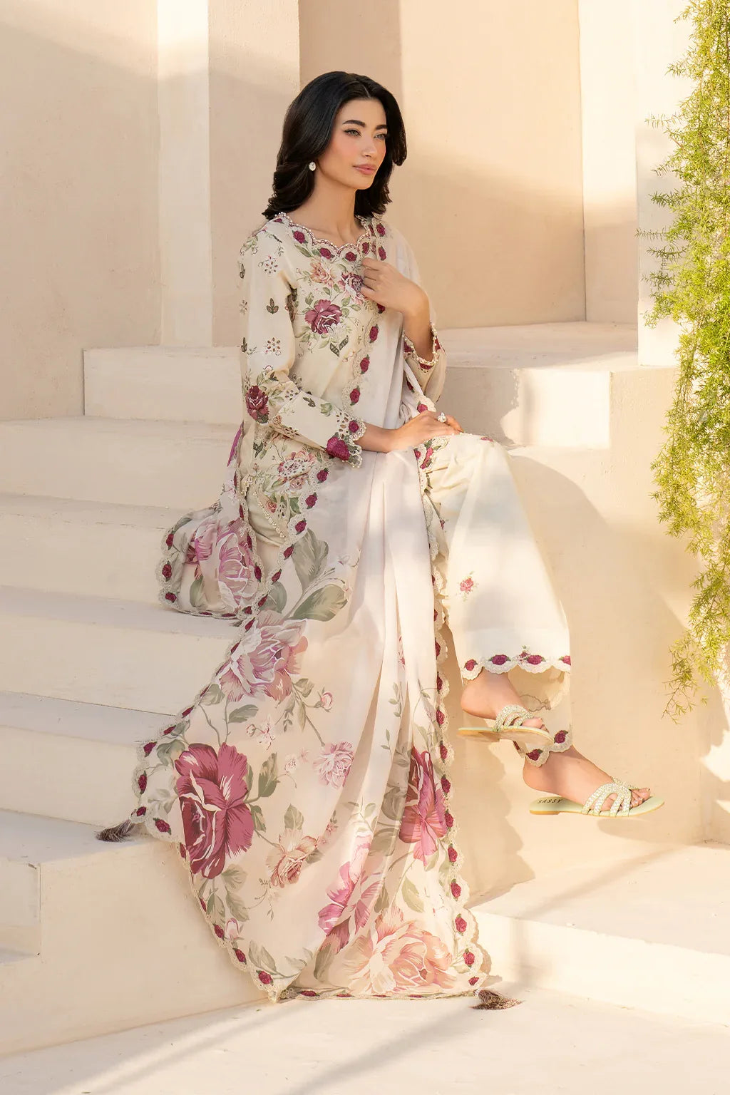 Iznik | Festive Lawn 25 | EFL-05 - Rang-e-Khaas