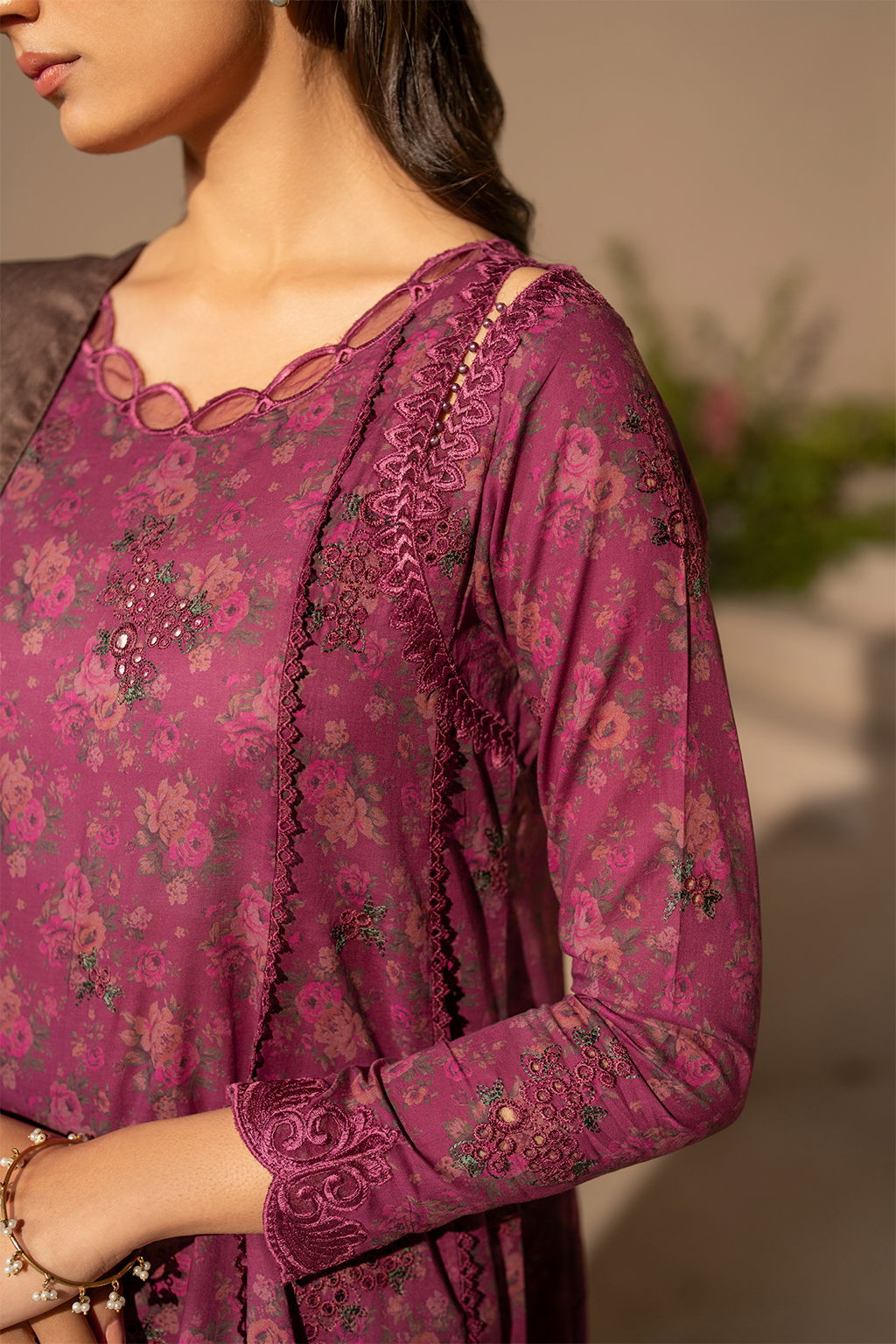 Iznik | Festive Lawn 25 | EFL-09 - Rang-e-Khaas