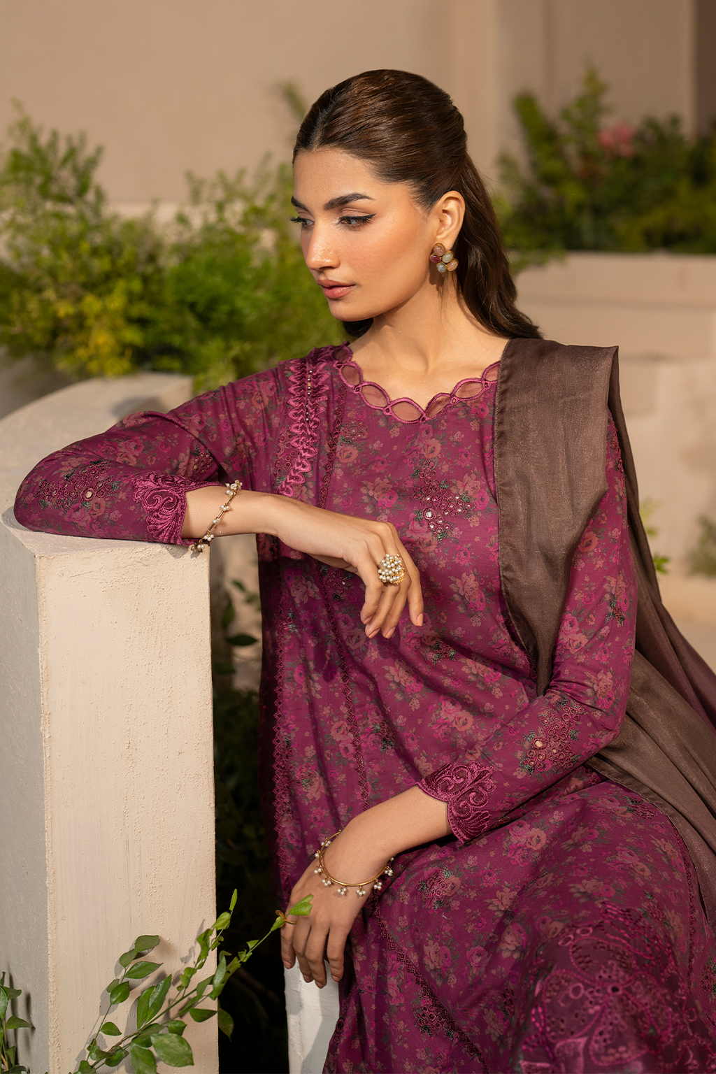 Iznik | Festive Lawn 25 | EFL-09 - Rang-e-Khaas