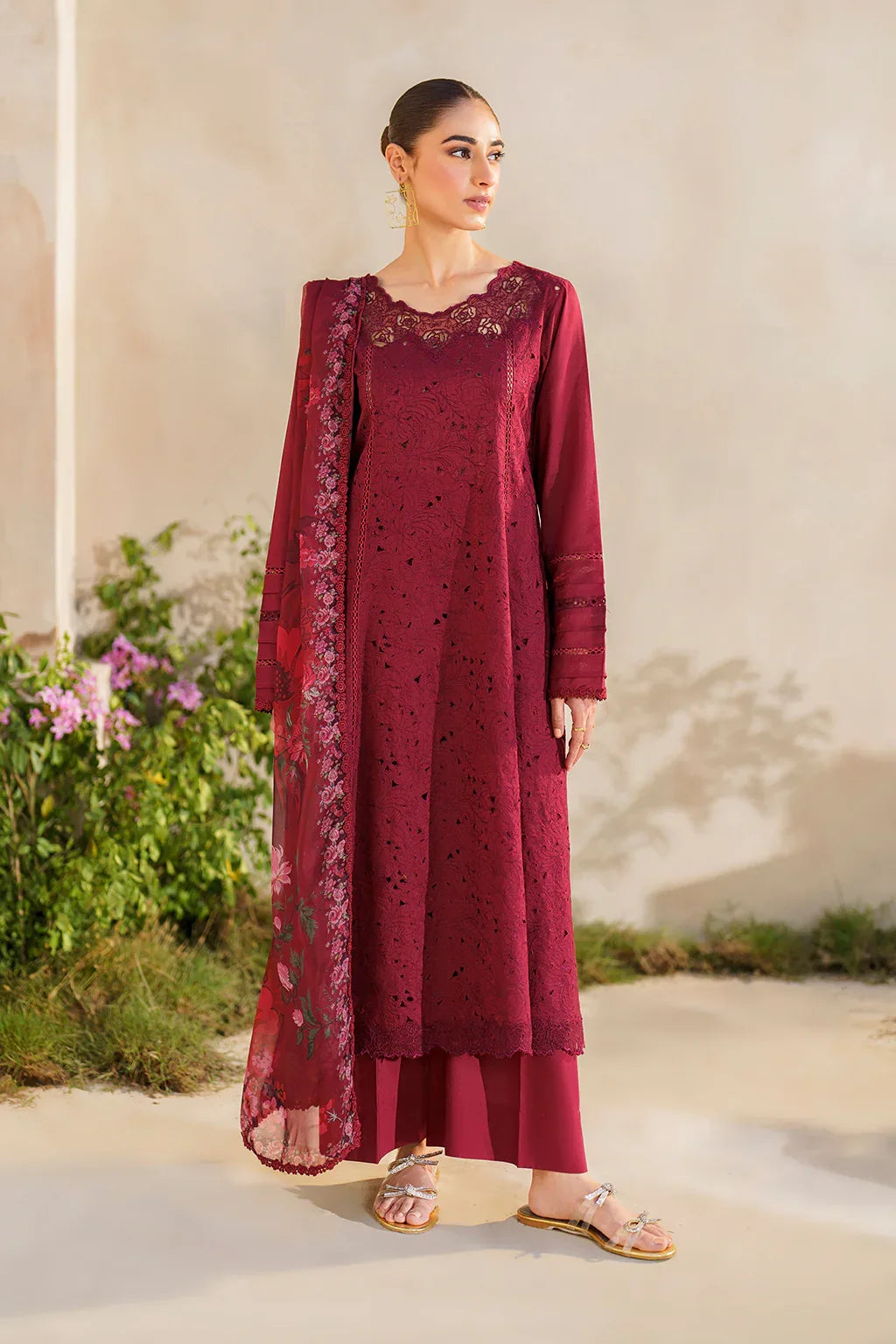 Iznik | Festive lawn 24 | SFL-02 - Rang-e-Khaas