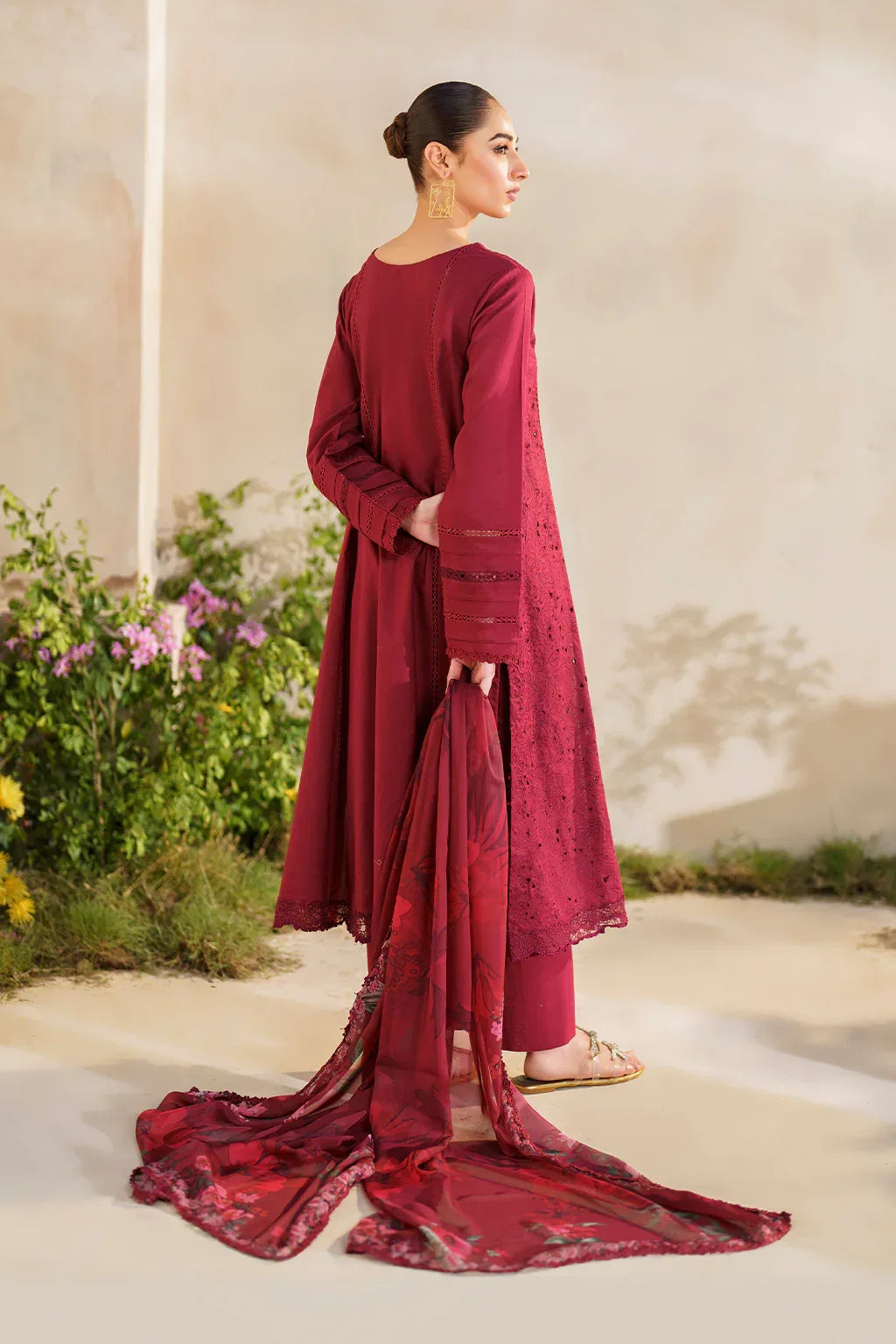 Iznik | Festive lawn 24 | SFL-02 - Rang-e-Khaas