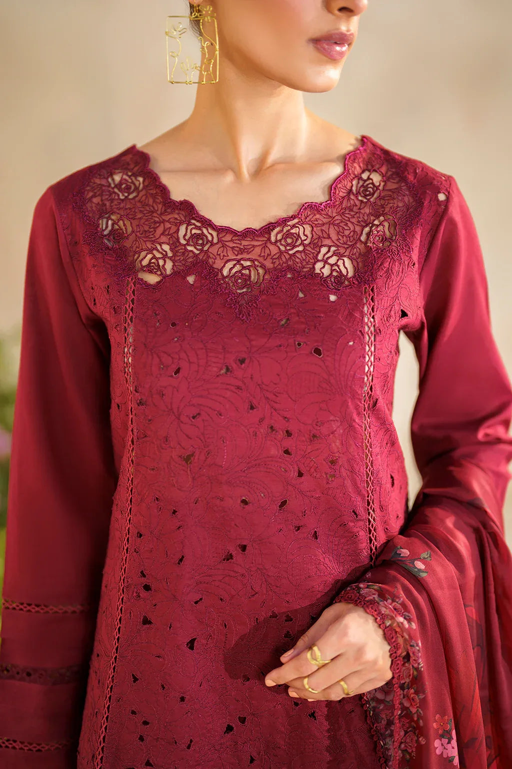 Iznik | Festive lawn 24 | SFL-02 - Rang-e-Khaas