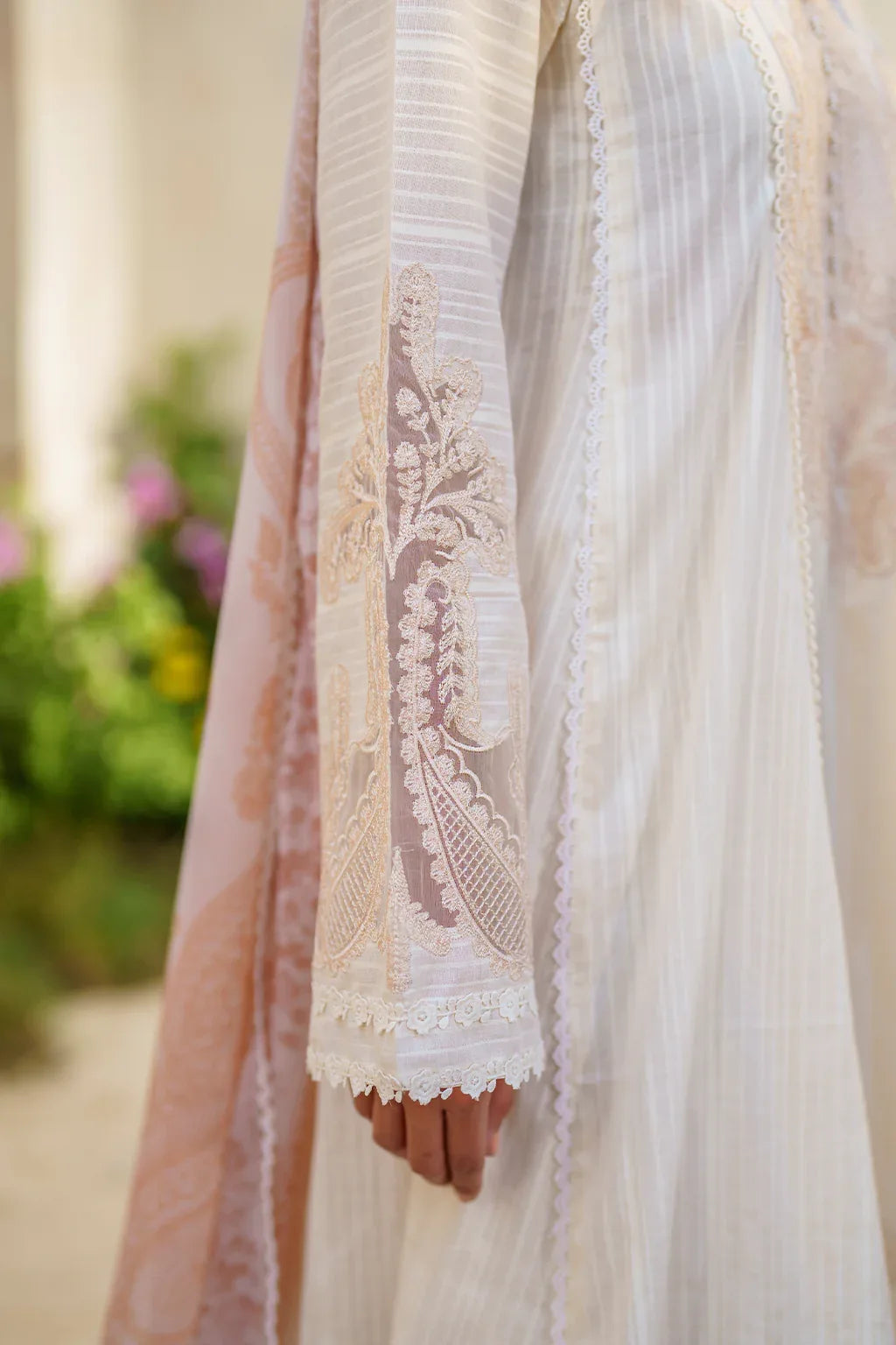Iznik | Festive lawn 24 | SFL-03 - Rang-e-Khaas