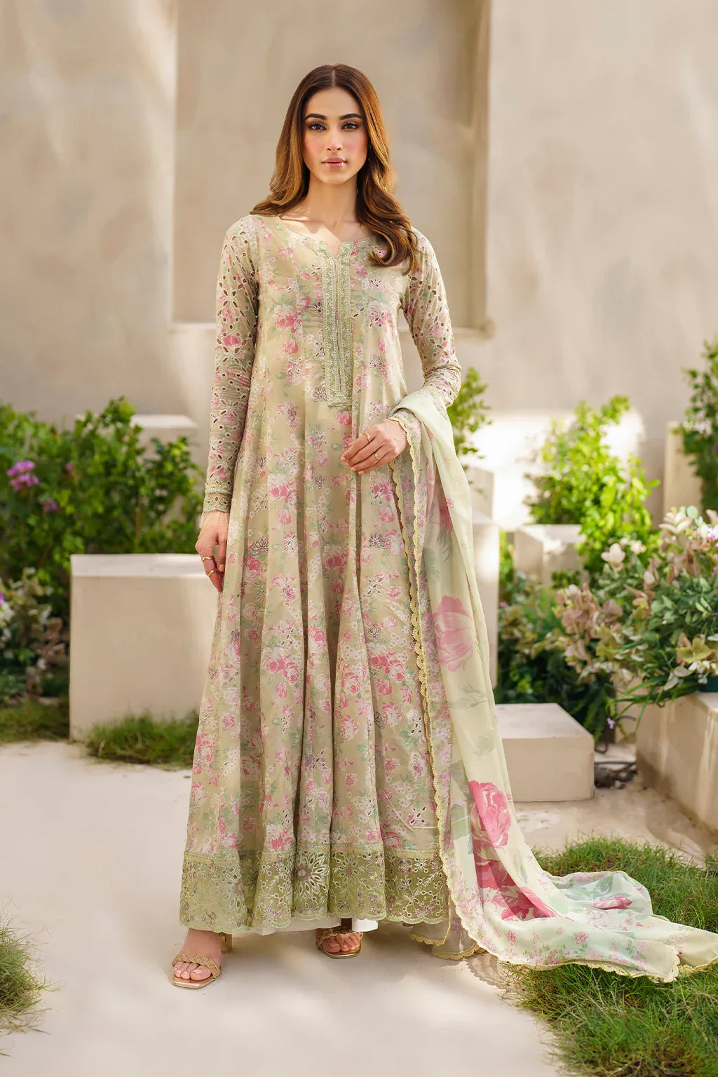 Iznik | Festive lawn 24 | SFL-05 - Rang-e-Khaas