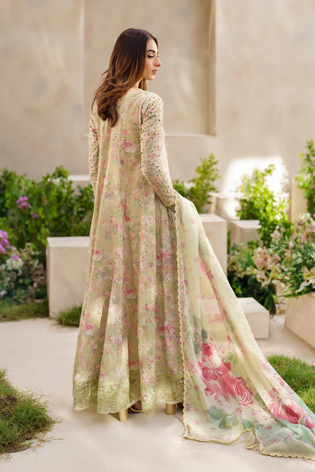 Iznik | Festive lawn 24 | SFL-05 - Rang-e-Khaas