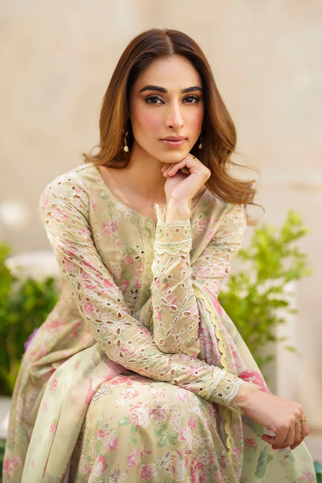 Iznik | Festive lawn 24 | SFL-05 - Rang-e-Khaas