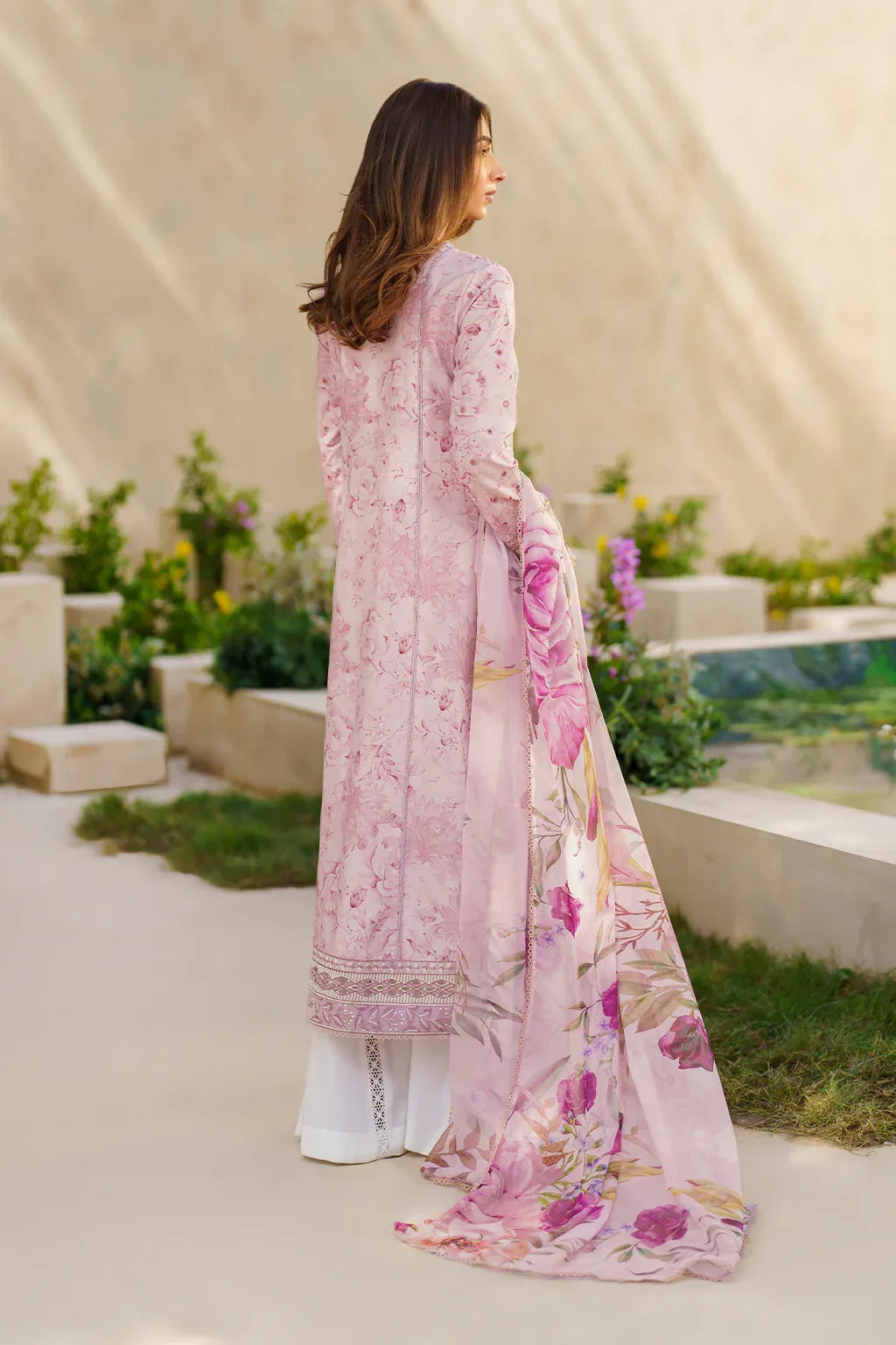 Iznik | Festive lawn 24 | SFL-06 - Rang-e-Khaas