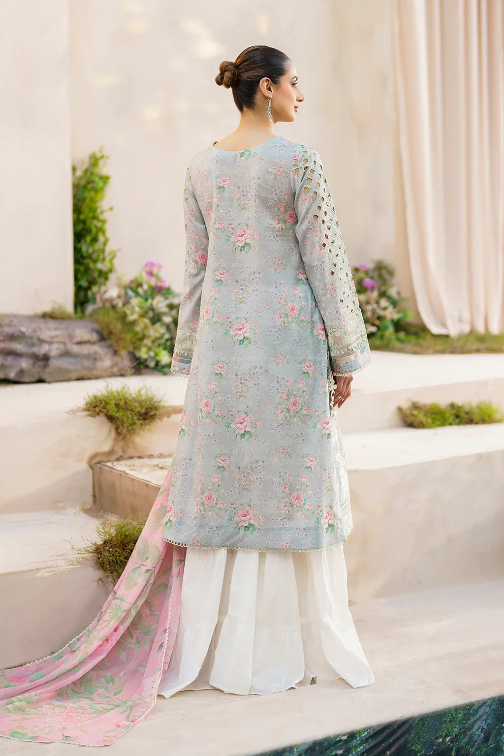 Iznik | Festive lawn 24 | SFL-07 - Rang-e-Khaas