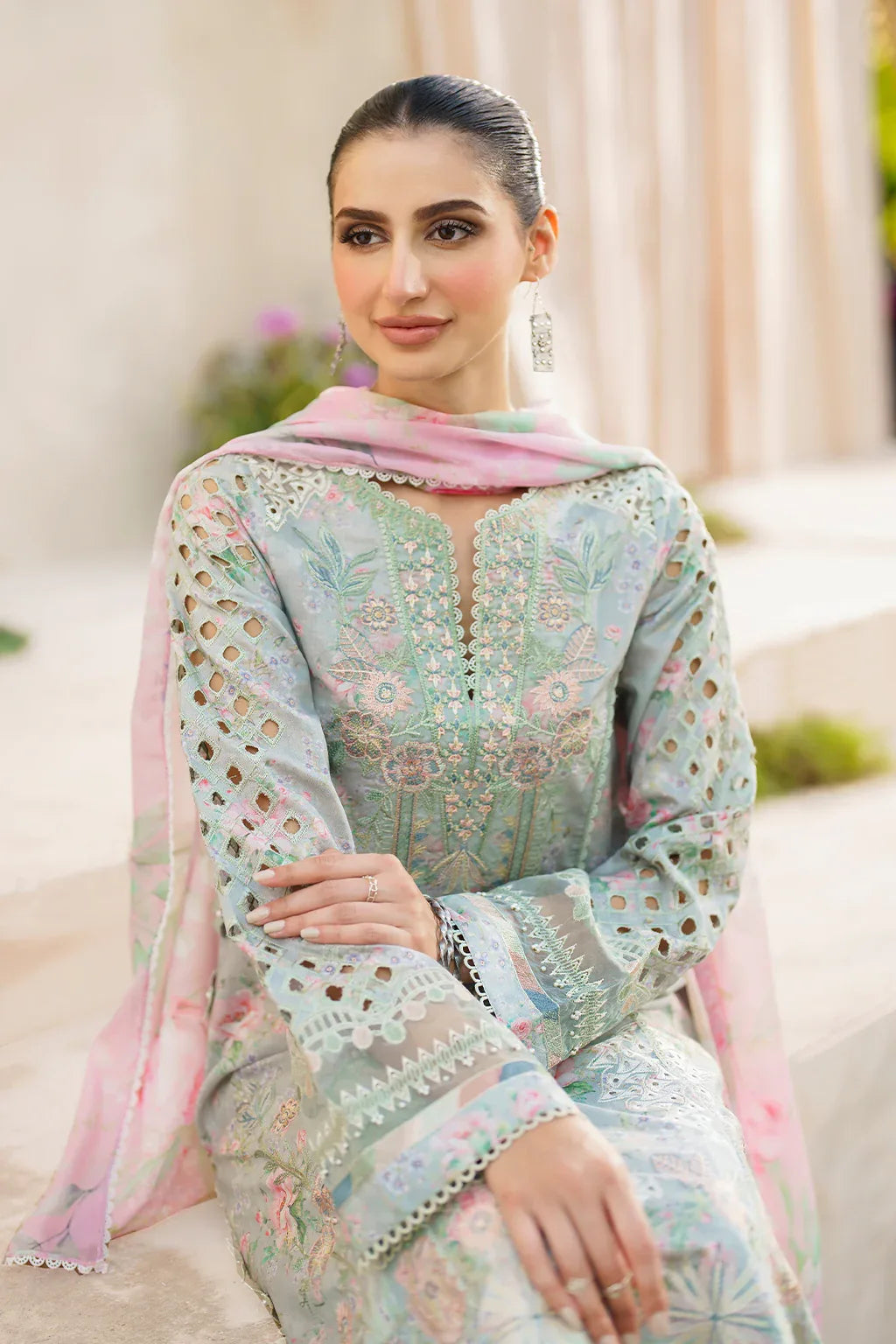 Iznik | Festive lawn 24 | SFL-07 - Rang-e-Khaas