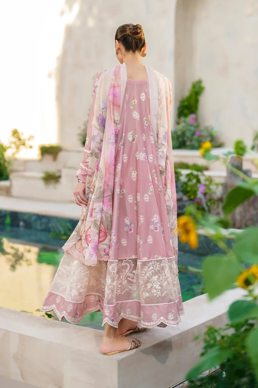 Iznik | Festive lawn 24 | SFL-08 - Rang-e-Khaas