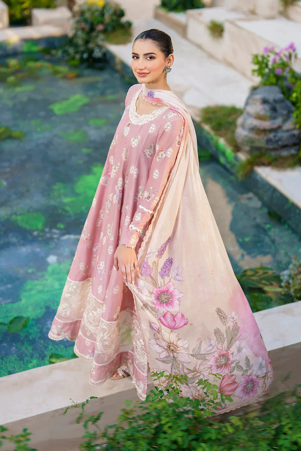 Iznik | Festive lawn 24 | SFL-08 - Rang-e-Khaas
