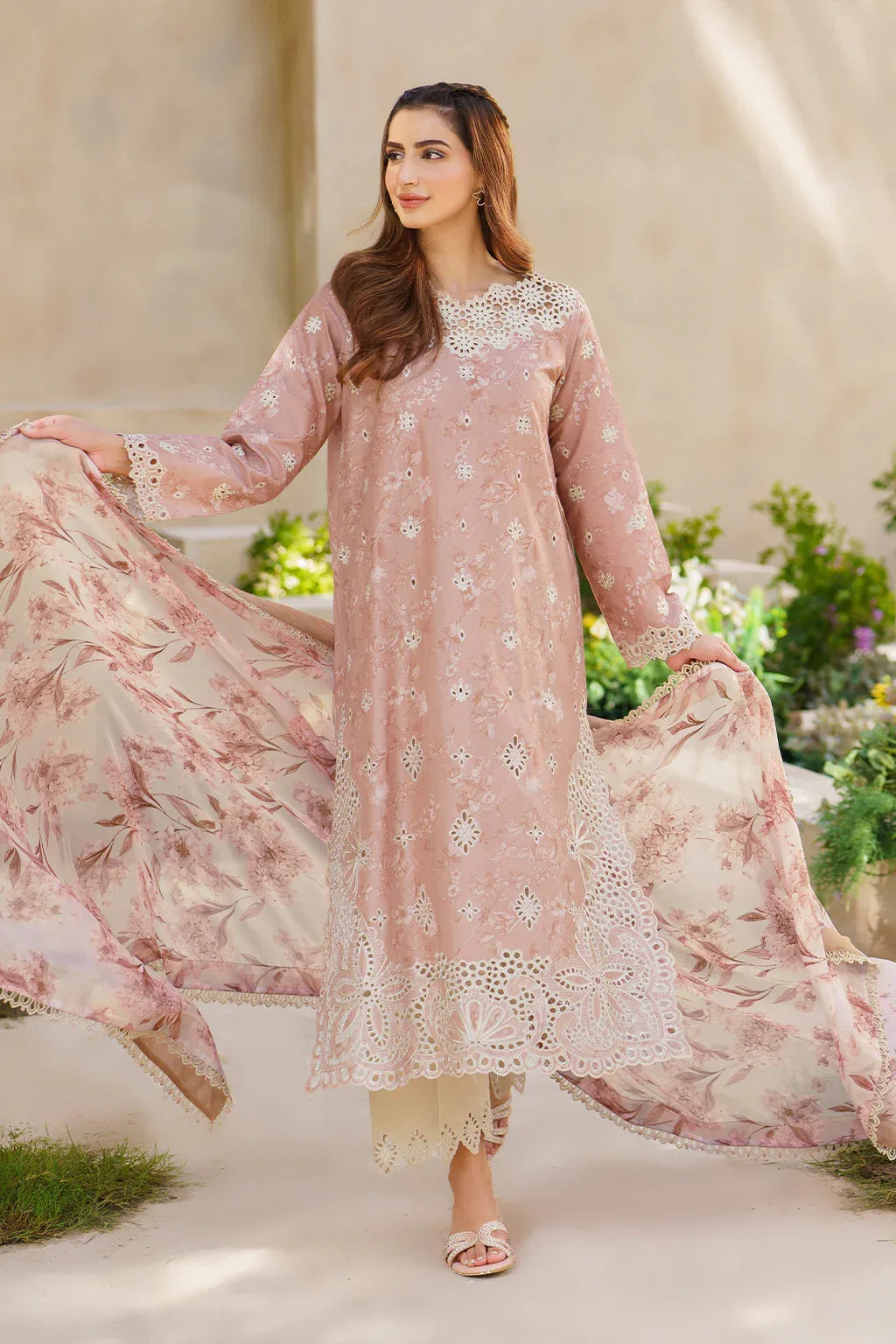 Iznik | Festive lawn 24 | SFL-11 - Rang-e-Khaas