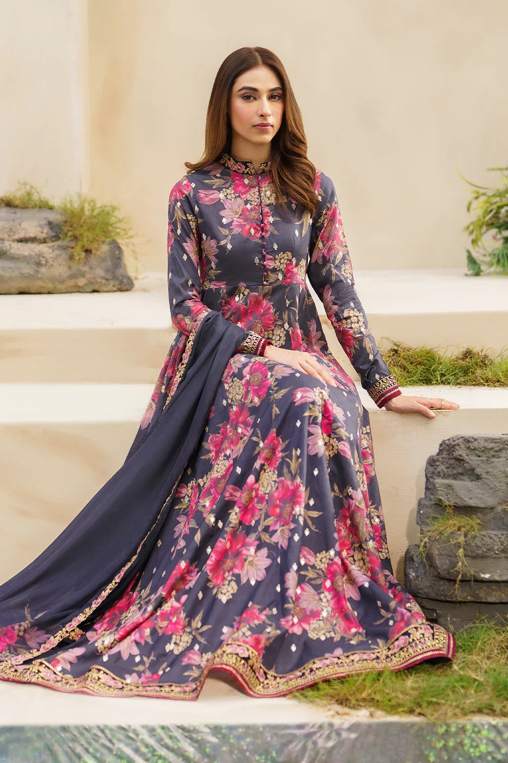 Iznik | Festive lawn 24 | SFL-12 - Rang-e-Khaas