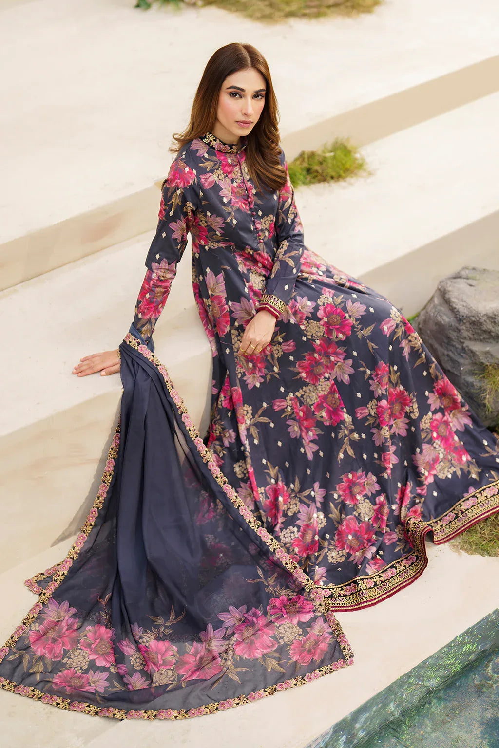 Iznik | Festive lawn 24 | SFL-12 - Rang-e-Khaas