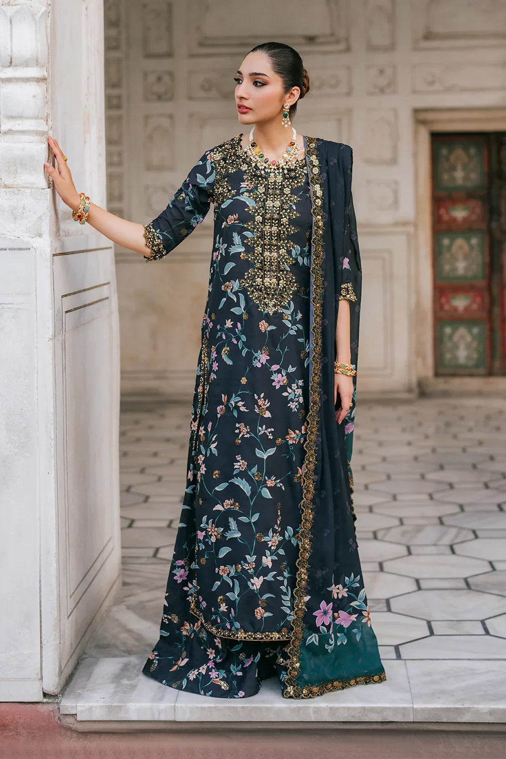Iznik | Formal Wear | UE-317 - Rang-e-Khaas